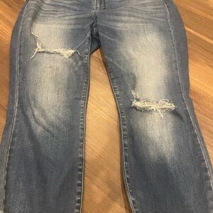 Judy Blue Medium Wash Ripped Straight Leg Jeans